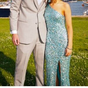 Stunning Sherri Hill dress. 00. Worn once. Iced Blue